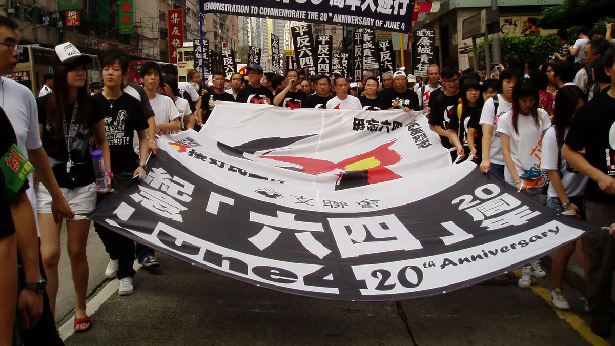 香港8000人參與紀念六四遊行